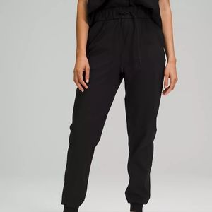 Lululemon Stretch Luxtreme High-rise Jogger
